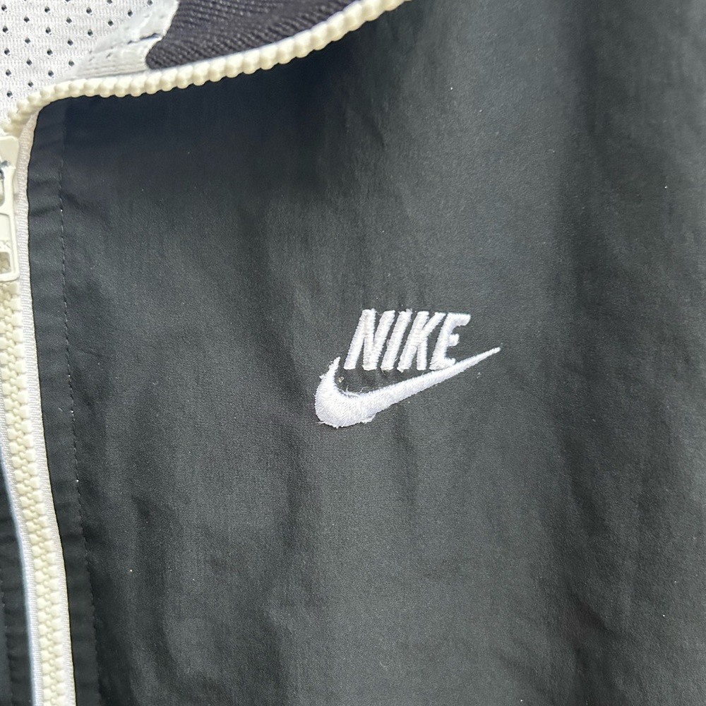 Nike Men’s Large Full Zip Long Sleeve Athletic Jacket. Black & White Large - Picture 7 of 8